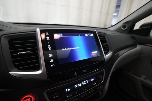 Lunar Silver Metallic 2018 Honda Pilot EX-L