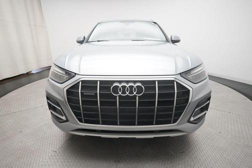 Florett Silver Metallic 2023 Audi Q5 40 Premium