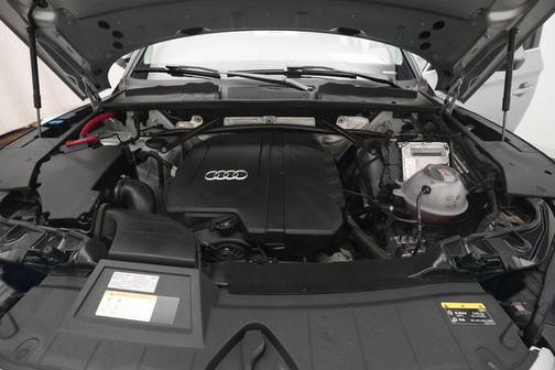 Florett Silver Metallic 2023 Audi Q5 40 Premium