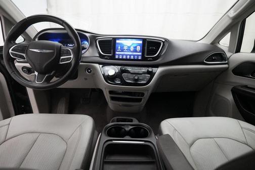 2018 Chrysler Pacifica Touring-L