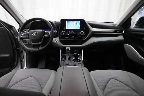 Celestial Silver Metallic 2024 Toyota Highlander LE