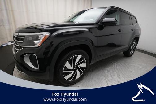 Pure Gray 2026 Volkswagen Atlas 2.0T SE w/Technology 4MOTION