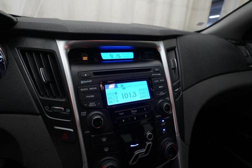 Pacific Blue Pearl Mica 2012 Hyundai SONATA GLS