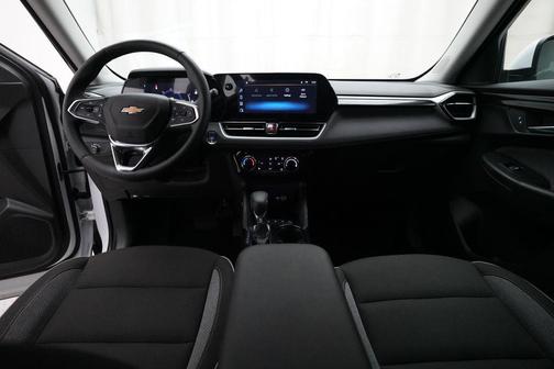 Summit White 2025 Chevrolet Trailblazer LT