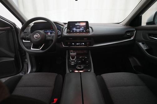 Brilliant Silver Metallic 2023 Nissan Rogue SV