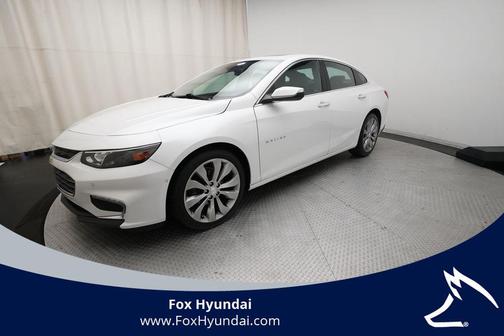 Iridescent Pearl Tricoat 2017 Chevrolet Malibu Premier