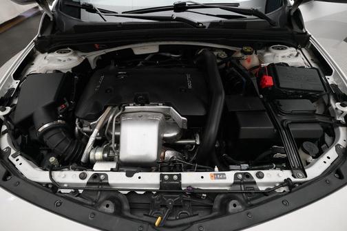 Iridescent Pearl Tricoat 2017 Chevrolet Malibu Premier