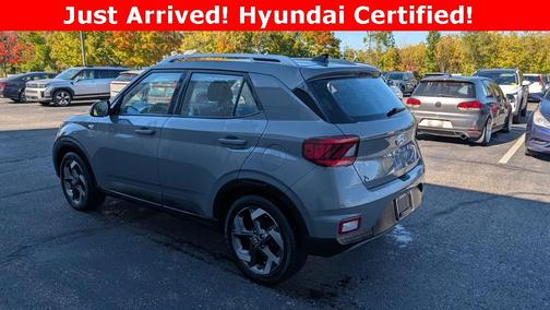 2022 Hyundai VENUE SEL
