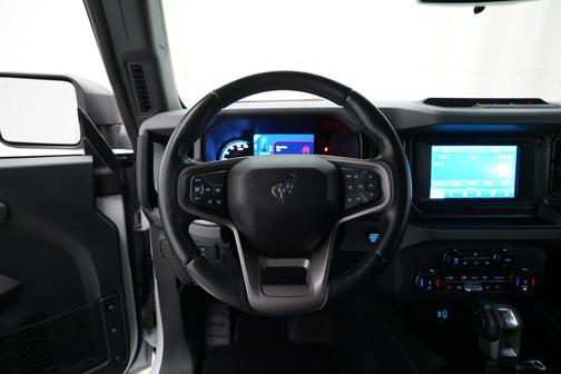 Oxford White 2022 Ford Bronco Black Diamond