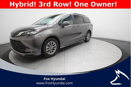 2023 Toyota Sienna XLE 8 Passenger