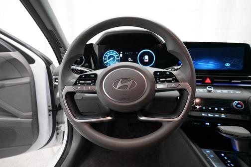 White 2024 Hyundai ELANTRA SEL