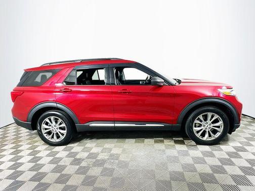 Rapid Red Metallic Tinted Clearcoat 2023 Ford Explorer XLT