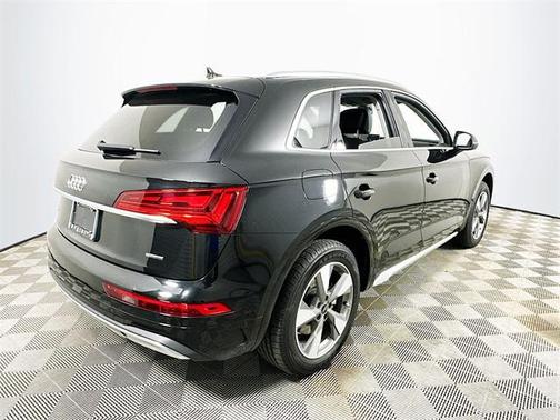 2023 Audi Q5 40 Premium Plus