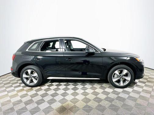 2023 Audi Q5 40 Premium Plus