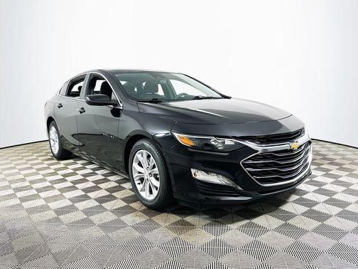 Mosaic Black Metallic 2024 Chevrolet Malibu FWD 1LT