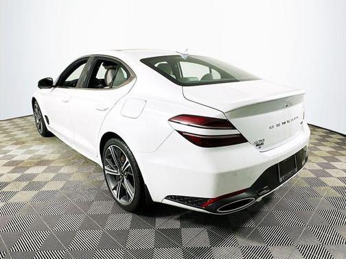 Uyuni White 2025 Genesis G70 3.3T RWD Sport Advanced