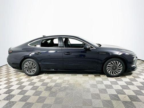 2025 Hyundai SONATA Hybrid SE