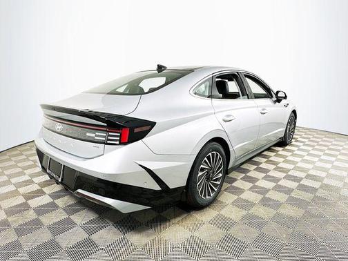 2025 Hyundai SONATA Hybrid Limited