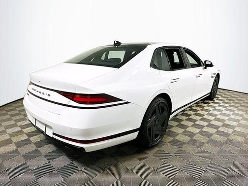 Uyuni White 2026 Genesis G90 e-SC Prestige Black