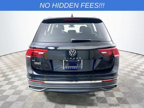 Deep Black Pearl 2022 Volkswagen Tiguan 2.0T SE