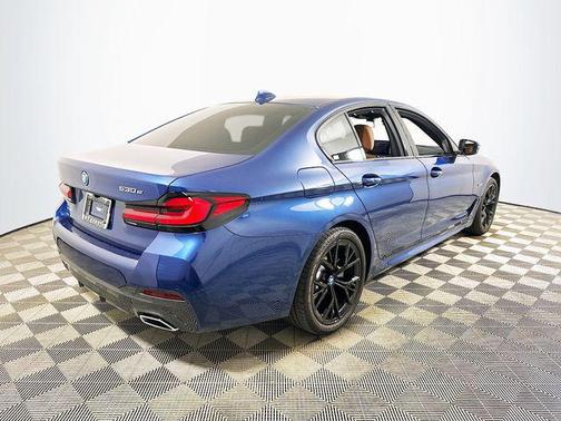 2022 BMW 530e Base