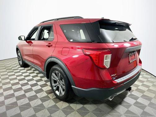 Rapid Red Metallic Tinted Clearcoat 2021 Ford Explorer XLT