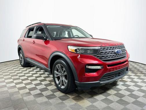 Rapid Red Metallic Tinted Clearcoat 2021 Ford Explorer XLT