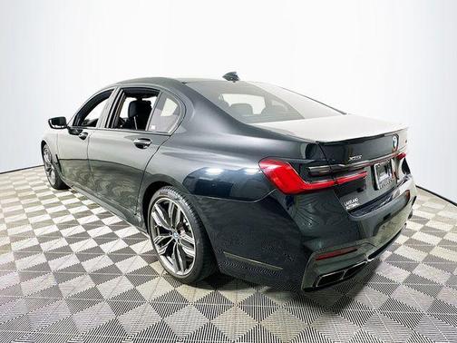Black Sapphire Metallic 2021 BMW M760 xDrive