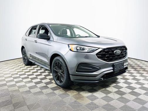 Carbonized Gray Metallic 2022 Ford Edge SE