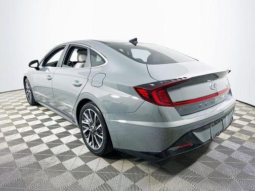 2021 Hyundai SONATA Limited