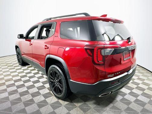 Volcanic Red Tintcoat 2023 GMC Acadia FWD SLT