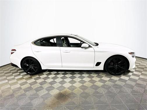 2023 Genesis G70 2.0T RWD