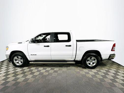 Bright White Clearcoat 2024 RAM 1500 Big Horn/Lone Star