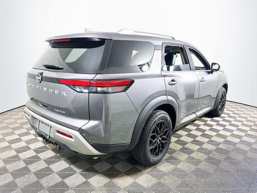2023 Nissan Pathfinder Platinum FWD