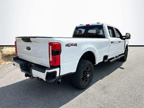 Oxford White 2024 Ford F-350 XL