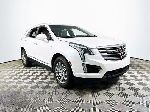 Crystal White Tricoat 2018 Cadillac XT5 Luxury