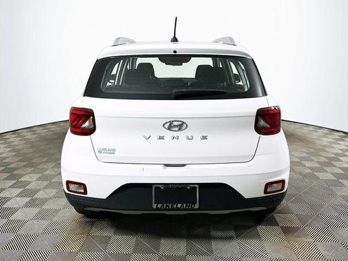 Lunar White 2025 Hyundai VENUE SEL