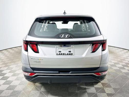 Shimmering Silver 2024 Hyundai TUCSON SE
