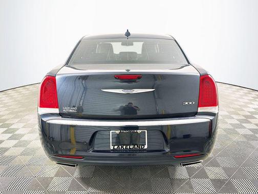 2016 Chrysler 300 S
