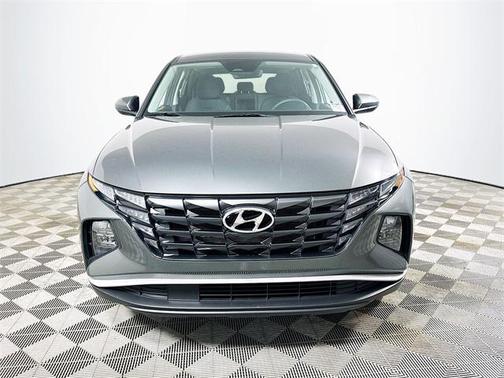 2022 Hyundai TUCSON SE