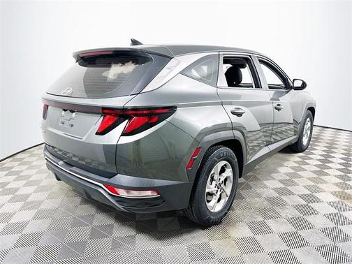 2022 Hyundai TUCSON SE