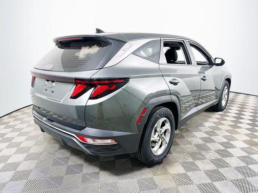 2022 Hyundai TUCSON SE