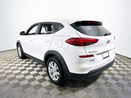 White Cream 2021 Hyundai TUCSON SE