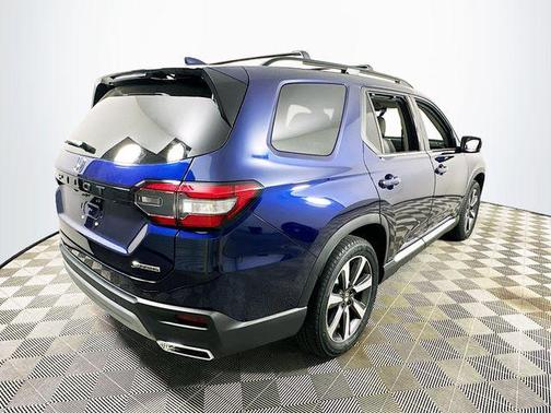 2024 Honda Pilot Touring 8-Passenger