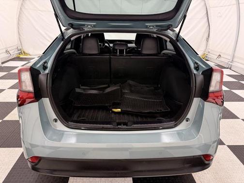 2022 Toyota Prius XLE