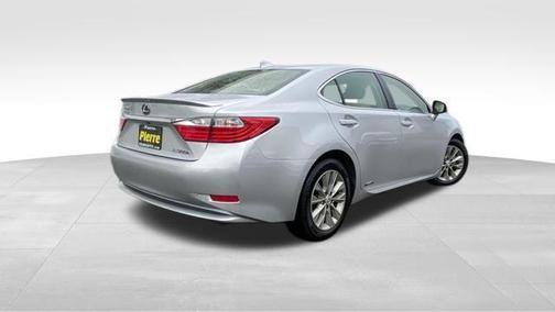 2015 Lexus ES 300h Base