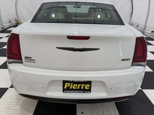 2023 Chrysler 300 Touring