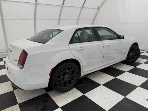 2023 Chrysler 300 Touring