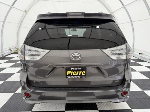 2019 Toyota Sienna SE