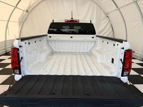Summit White 2024 Chevrolet Colorado WT